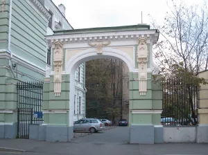Белокаменные пилоны ворот (Басманный)