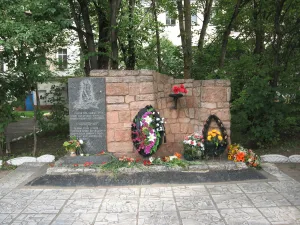 Памятник, установленный в честь освобождения воинами 10-й гвардейской Армии г. Опочки от немецко-фашистских захватчиков в июле 1944 года