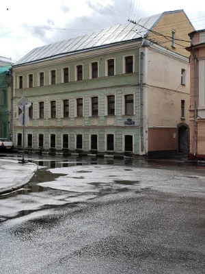 Здание, от которого в октябре 1917 г. начался штурм телефонной станции в Милютинском переулке (Красносельский)