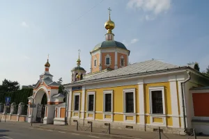 Богадельня при церкви Живоначальной Троицы подворья Троице-Сергиевой Лавры в Москве (Мещанский)