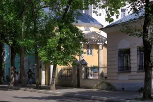 Ограда с воротами (Калуга)