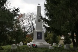 Памятник воинам Великой Отечественной войны (Суромна)