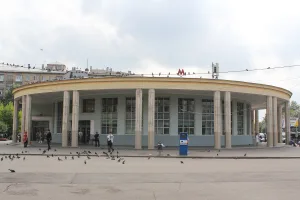 Южный вестибюль метро Университет