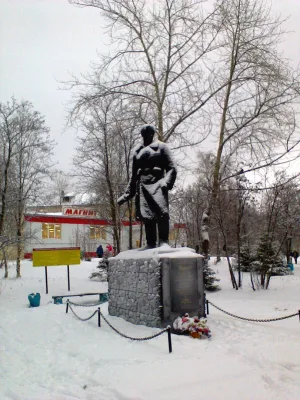 Памятник Герою Советского Союза А. Спекову