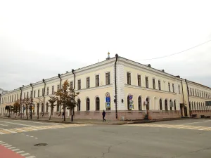 Здание, где в 1871 г. работал и жил ученый и просветитель Каюм Насыри (здание Казанской духовной семинарии) (Казань)