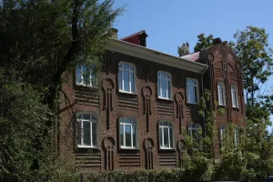 Здание, в котором размещался владивостокский политехнический институт (Владивосток)
