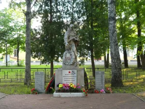Братская могила советских воинов, погибших в борьбе с фашистами (Оредеж)