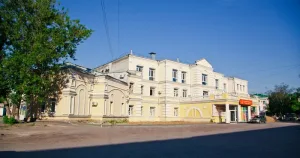 Городская больница с Пантелеймоновской церковью, в дальнейшем казармы гарнизона (Курган)