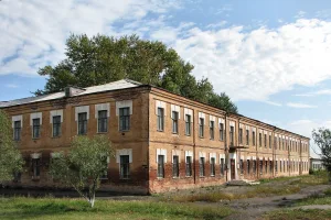 Школа, в которой учился Герой Советского Союза В.М. Тытарь (Павлоградка)