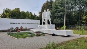 Братская могила советских воинов, погибших в годы Великой Отечественной войны (Липки)