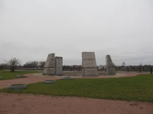Братское кладбище советских воинов, погибших в Великую Отечественную войну (Понтонный)