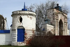 Ограда с воротами (Усолье)