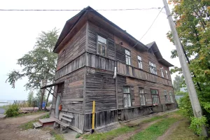 Здание приходской школы (Ломоносов)
