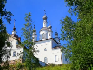 Церковь Распятия Христова с колокольней и кельями (остров Анзерский)