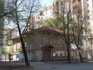 Дом И. М. Покровского, где в 1902-1941 гг. жил учёный-историк Покровский Иван Михайлович, в 1929-1989 гг. – учёный-геолог Троепольский Виктор Иванович