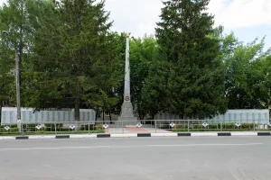 Обелиск в честь погибших в 1941-1945 гг. (Приволжск)