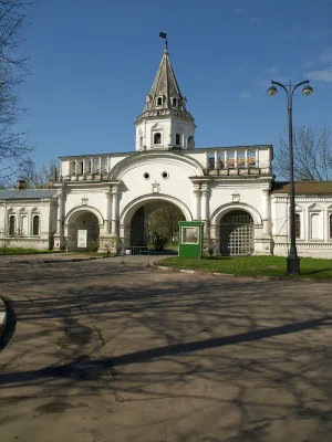 Передние ворота дворца Алексея Михайловича, восточные (Измайлово)