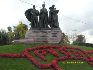 Памятник защитникам земли Российской