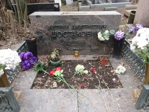 Могила Шостаковича Дмитрия Дмитриевича (1906-1975), композитора (Хамовники)