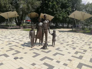 Памятник cемье защитника отечества