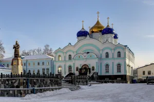 Церковь Рождества Богородицы и больница (Задонск)