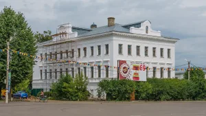 Дом Анны Михайловны Красильщиковой (школа) (Родники)