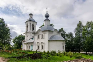 Церковь Богоявления с интерьером (Белозерск)