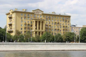 Фрунзенская набережная 4