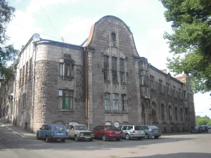 Гранитный дворец