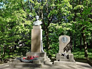 Могила А.И. Ульяновой-Елизаровой (1864-1935), сестры В.И. Ленина