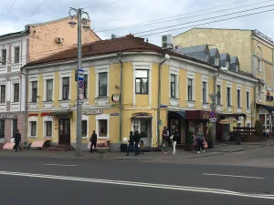 Дом жилой с магазином и кондитерской (Владимир)
