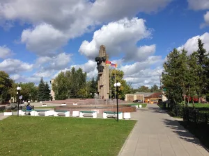 Обелиск воинам-землякам, погибшим в годы Великой Отечественной войны 1941-1945 гг. (Бежецк)