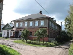 Здание гостиницы (Устюжна)