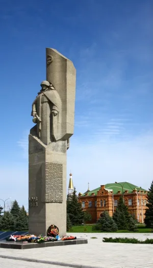 Братская могила участников гражданской войны и советских воинов, погибших в период Сталинградской битвы