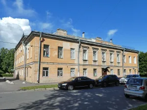 Церковный дом при Волковском православном кладбище