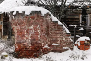 Угловой столб ограды (Клюшниково)