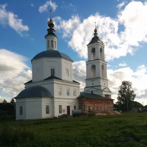 Церковь Преображения с колокольней (Добрынское)
