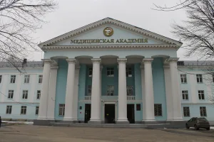 Портик здания биологического факультета медицинского института (Нижний Новгород)