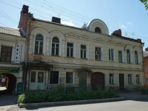 Жилой дом с проездом (Боровичи)