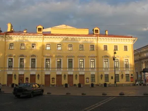 Здание Михайловского театра