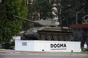 Танк-34 в жилом комплексе Парк победы