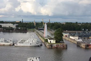 Канал им. Петра Великого с гидротехническими сооружениями (Кронштадт)