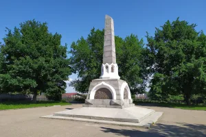 Обелиск в честь 800-летия г. Вологды