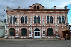 Магазин Устинова (Верхнеуральск)