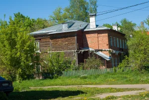 Парковая улица 8, Жилой дом