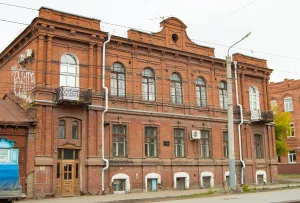 Здание омского окружного суда (Омск)