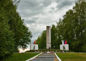 Обелиск воинам-юрьевчанам, погибшим во время Великой Отечественной войны 1941-1945 гг. (Юрьевец)