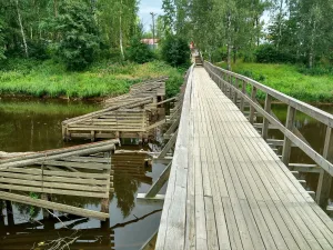 Пешеходный мост через Мегрегу (Слободской мост) (Олонец)