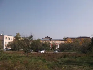 Здание поликлиники ЛВРЗ, где в годы Великой Отечественной войны размещался эвакогоспиталь № 938 (Улан-Удэ)