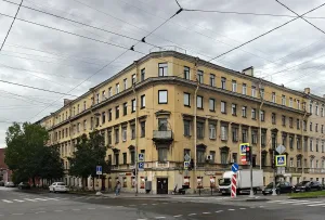 Угловой дом
